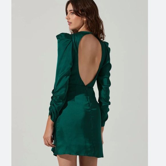 ASTR Cascade Long Sleeve Ruffle Front Mini Dress Green Satin | Size XL - Picture 2 of 11